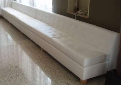 Hotel and commercial seating